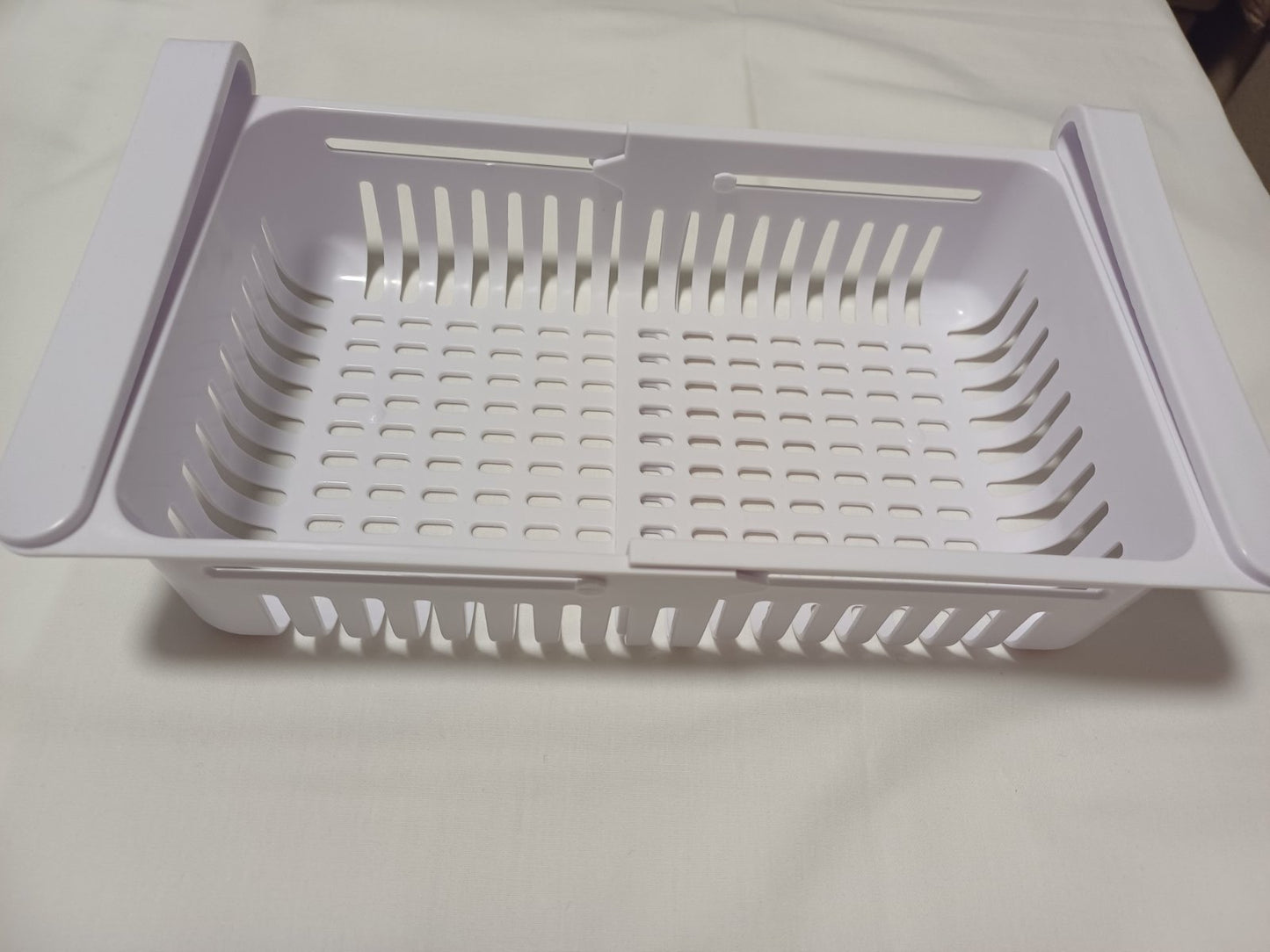 Organizer za frižider za voće i povrće
Dimenzije:20,4-28,5x16,2x7,5