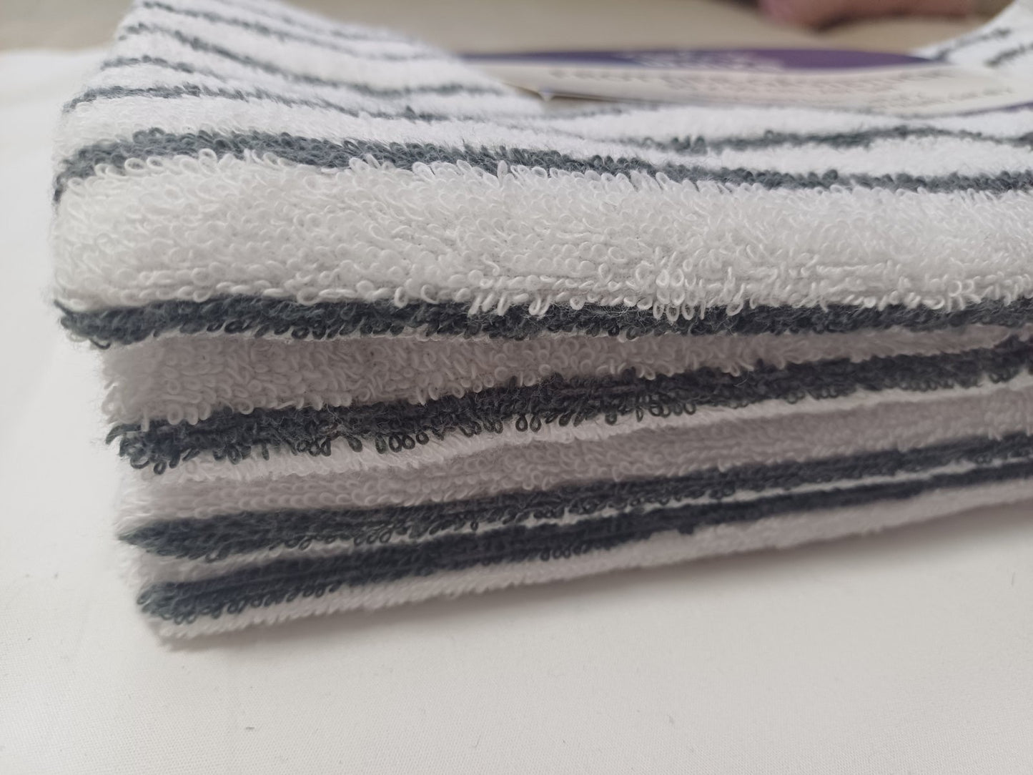 Peškir set 2/1
100% pamuk
Dimenzije:2x30x50
Dostupna dva seta po dva komada
