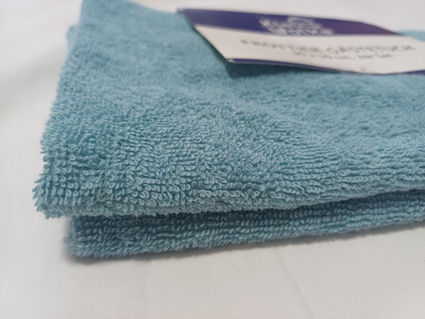Peškir set 2/1
Dimenzije:2x30x50 cm
100%pamuk
Dostupan jedan set