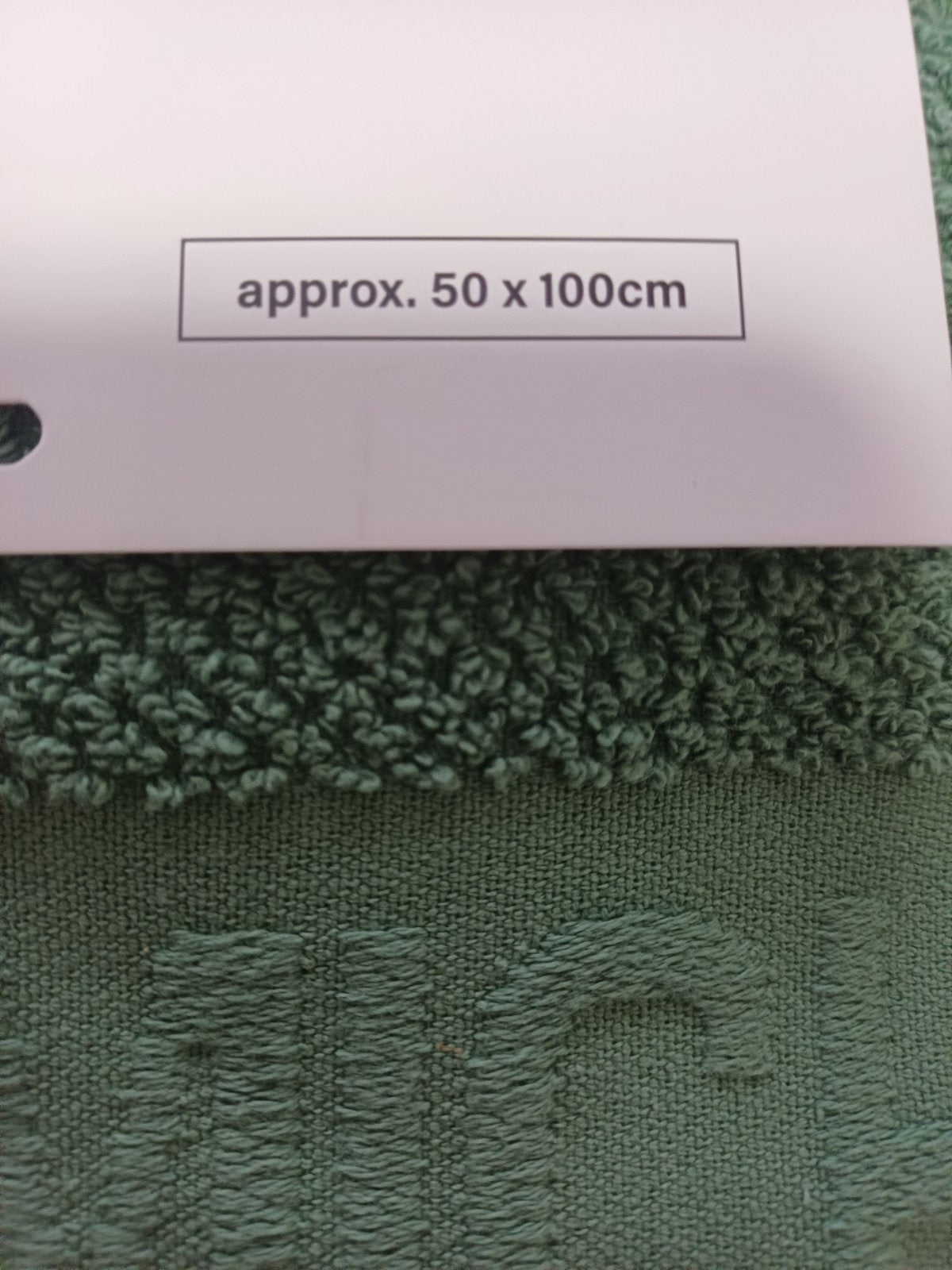 Peškir
Dimenzije:50x100 cm
100%pamuk
Dostupan 1 komad u zelenoj boji