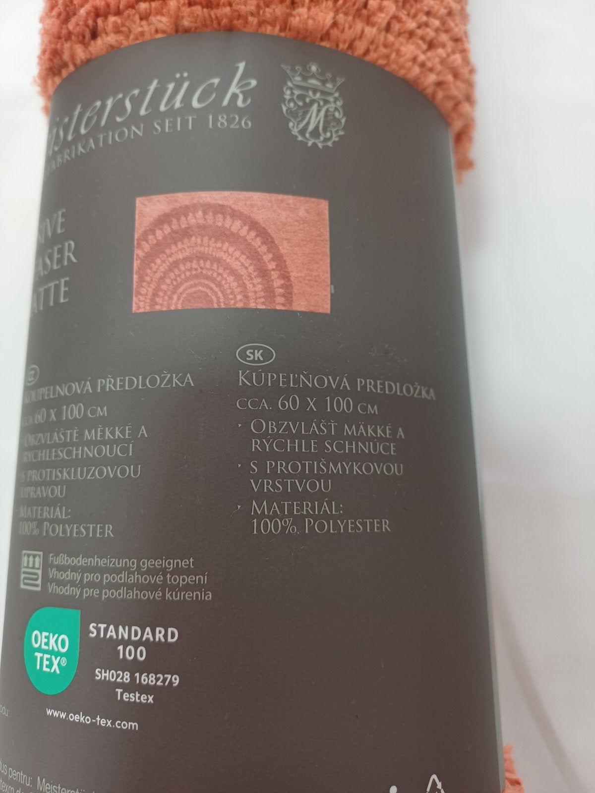 Prostirka za kupatilo
Dimenzije:60x100 cm
100% poliester