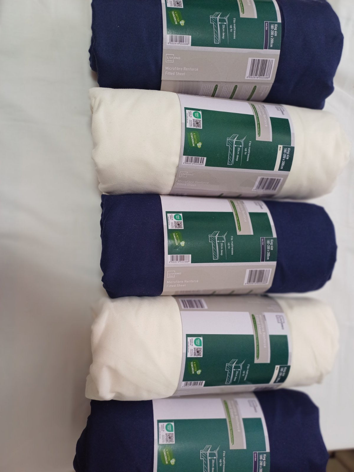 Plahta
Dimenzije:160-200x200 cm
Saten
Dostupne 4 boje u ovoj veličini
Plava 3 komada
Mint zelena 2 komada
Siva 2 komada
Svijetlo žuta 2 komada