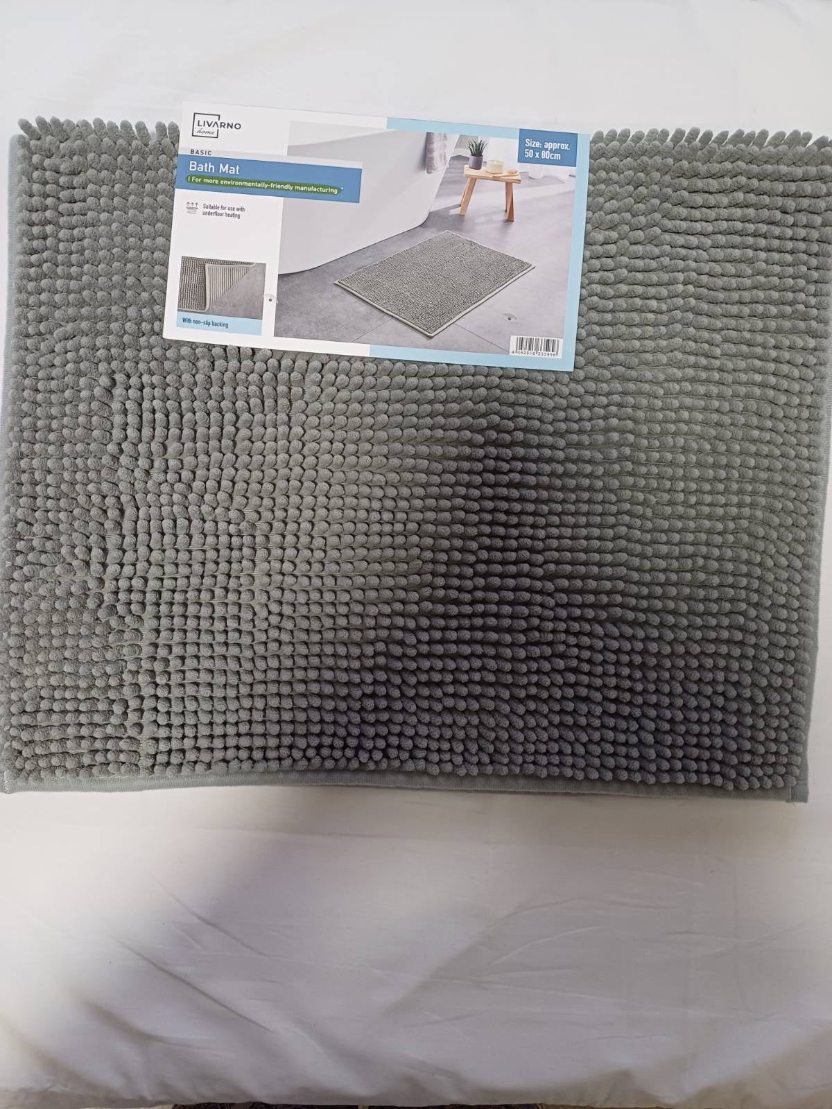 Prostirka crvići za kupatilo
Dimenzije:50x80 cm
100%poliester
Dostupno 2 komada