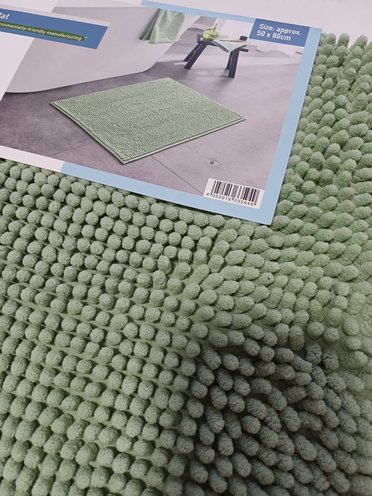 Prostirka crvići za kupatilo
Dimenzije:50x80 cm
100%poliester
Dostupan 1 komad