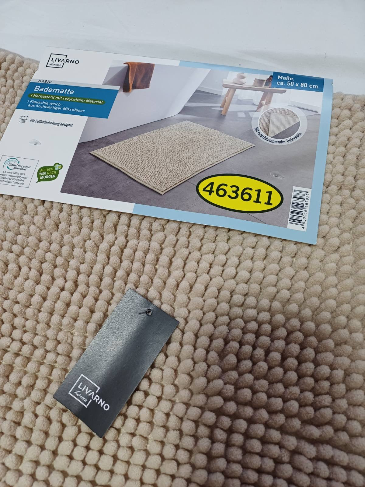 Prostirka crvići za kupatilo
Dimenzije:50x80 cm
100%poliester
Dostupno 3 komada