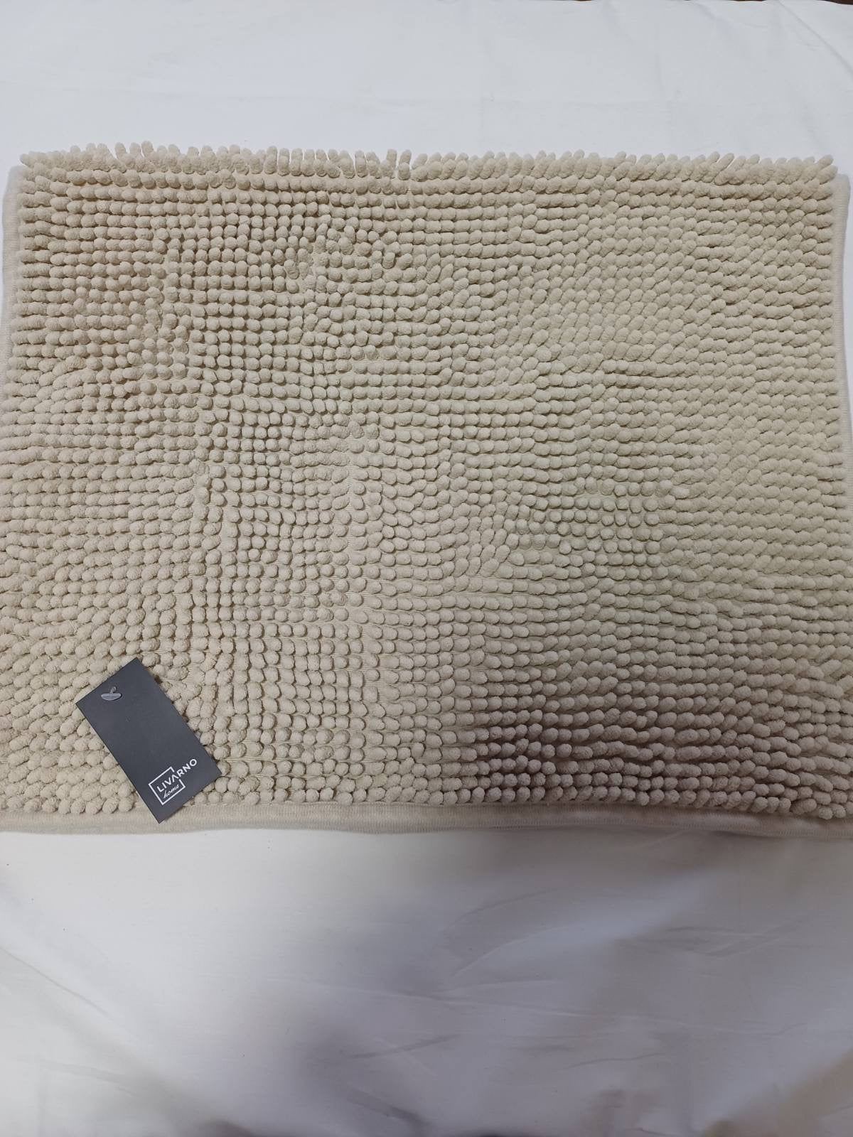 Prostirka crvići za kupatilo
Dimenzije:50x80 cm
100%poliester
Dostupno 2 komada
