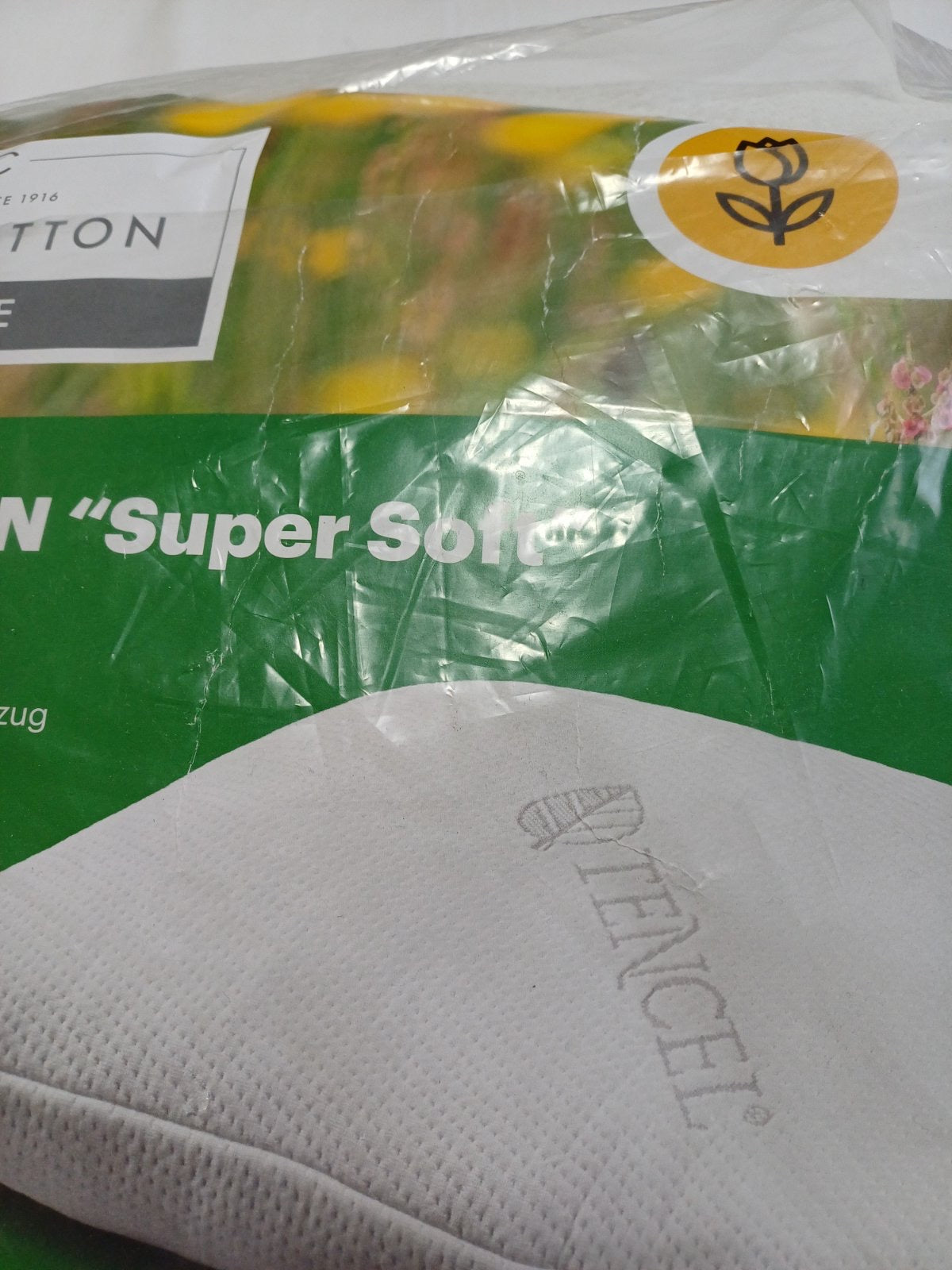 Jastuk"Super mekan"
Tencel dupli dres/navlaka koja se može skinuti
Za spavanje na stomaku,leđima i boku
Optimalna potporna udobna presvlaka
Periv na 40°C
Dimenzije:40x60 cm
Dostupan 1 komad