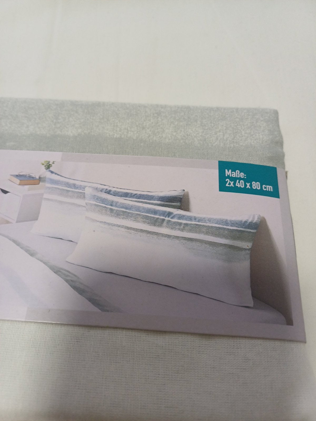 Jastučnice 2/1
Dimenzije:2×40×80 cm
Sastav:60%pamuk,40%poliester
