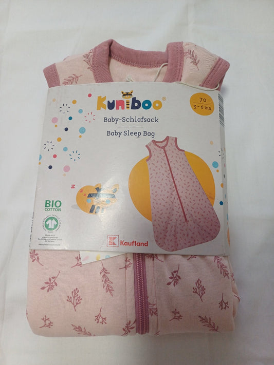Vreća za spavanje za bebe
Kuniboo
100 % pamuk gornji materijal/postava
Dostupno:
3-6 mjeseci 1 komad