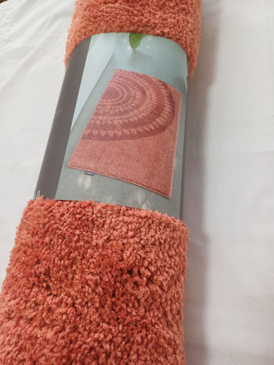 Prostirka za kupatilo
Dimenzije:60x100 cm
100% poliester