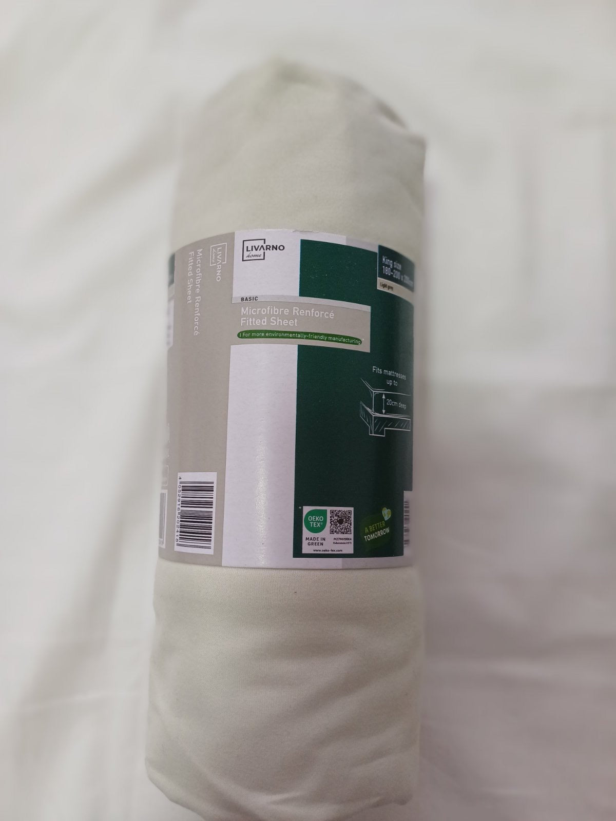 Plahta
Dimenzije:160-200x200 cm
Saten
Dostupne 4 boje u ovoj veličini 
Plava 3 komada
Mint zelena 2 komada
Siva 2 komada
Svijetlo žuta 2 komada