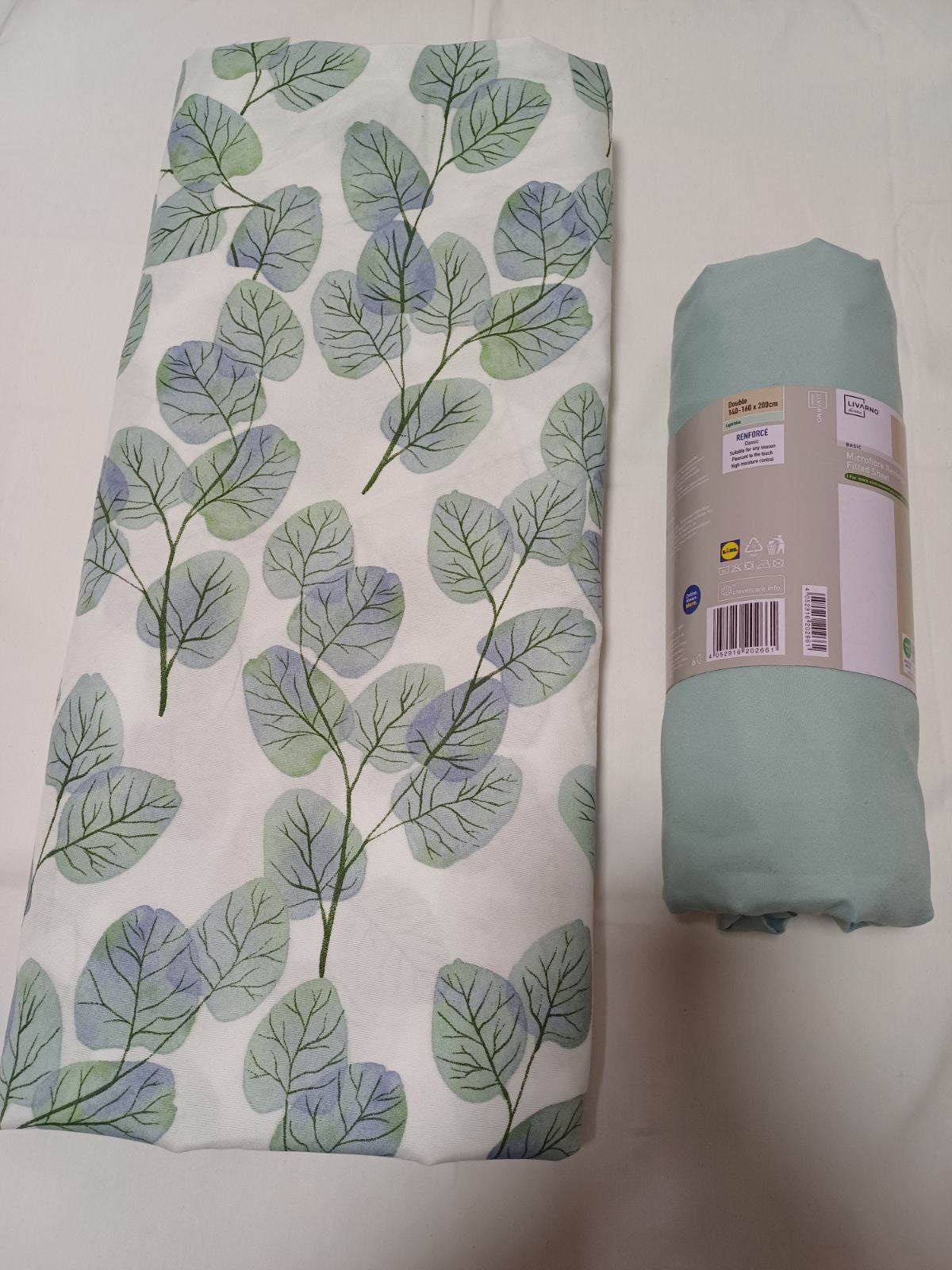 Šlifer+plahta
Dimenzije:
Šlifer 135×200 cm
Plahta 160x200 cm
Sastav:
Šlifer 100% poliester
Plahta 100% poliester